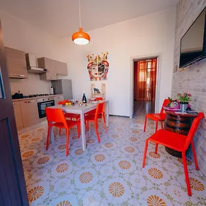 https://syracuseapartments-il-mare-di-ortigia.sicilyhotelsitaly.net