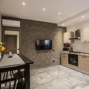https://castle-apartment-near-duomo.it-lombardy.com